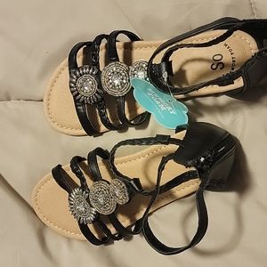 Girls sandals